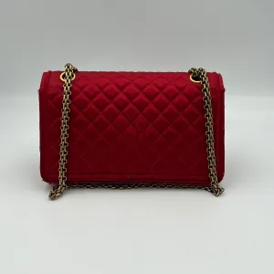 2.55 Reissue 225 Red Shoulder Bag in Satin, Gold hardware