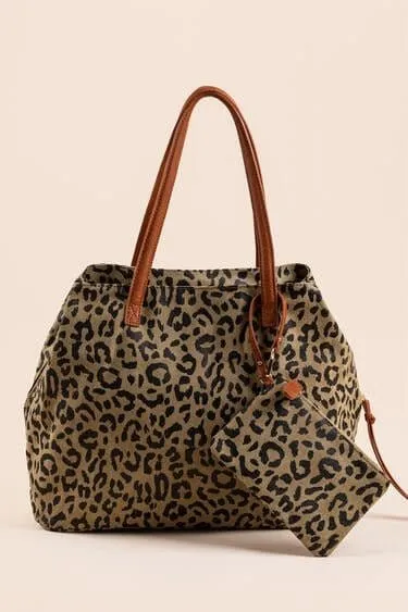 BGA84850 Three Compartment Leopard Tote