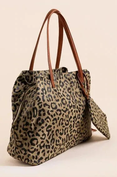 BGA84850 Three Compartment Leopard Tote