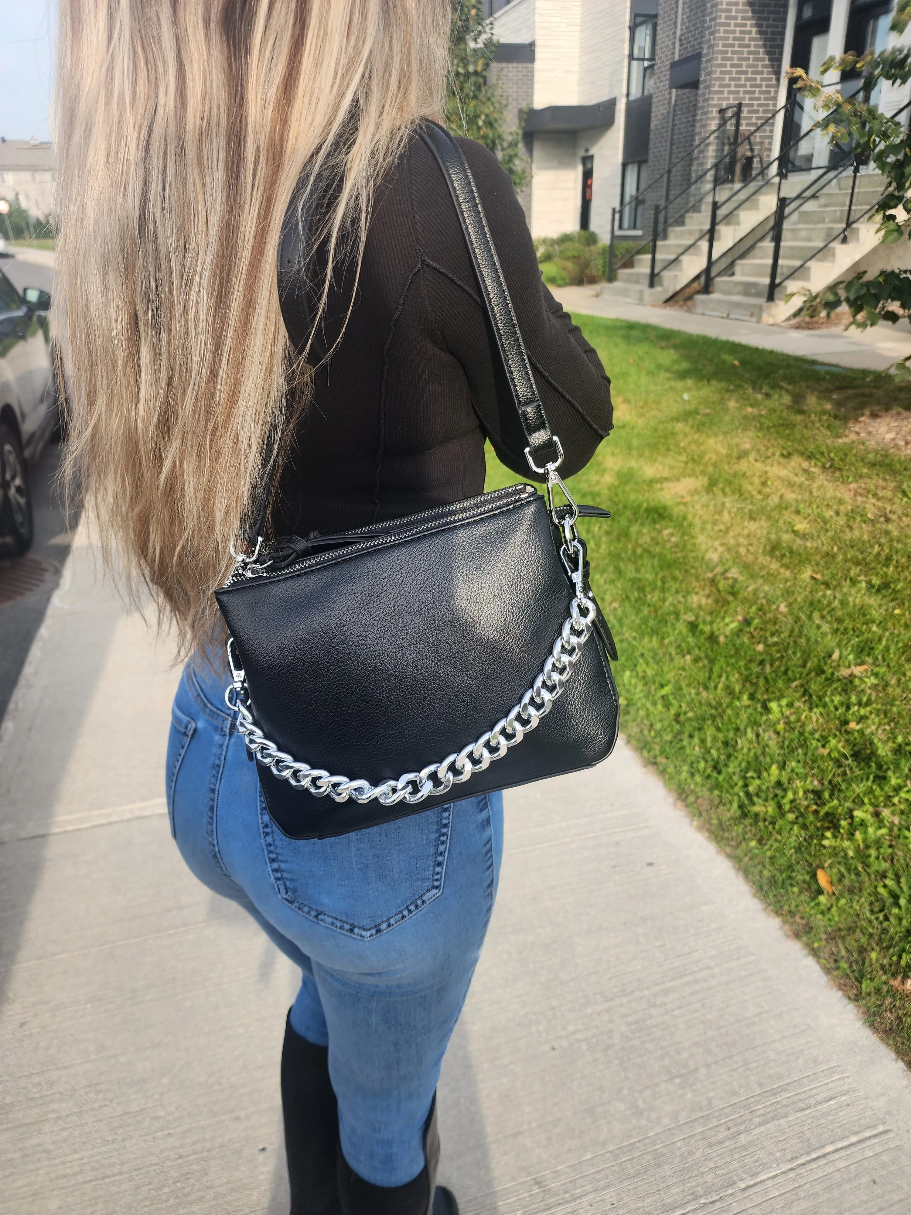 BLACK DOUBLE ZIPPER ADJUSTABLE CHAIN STRAP HANDBAG