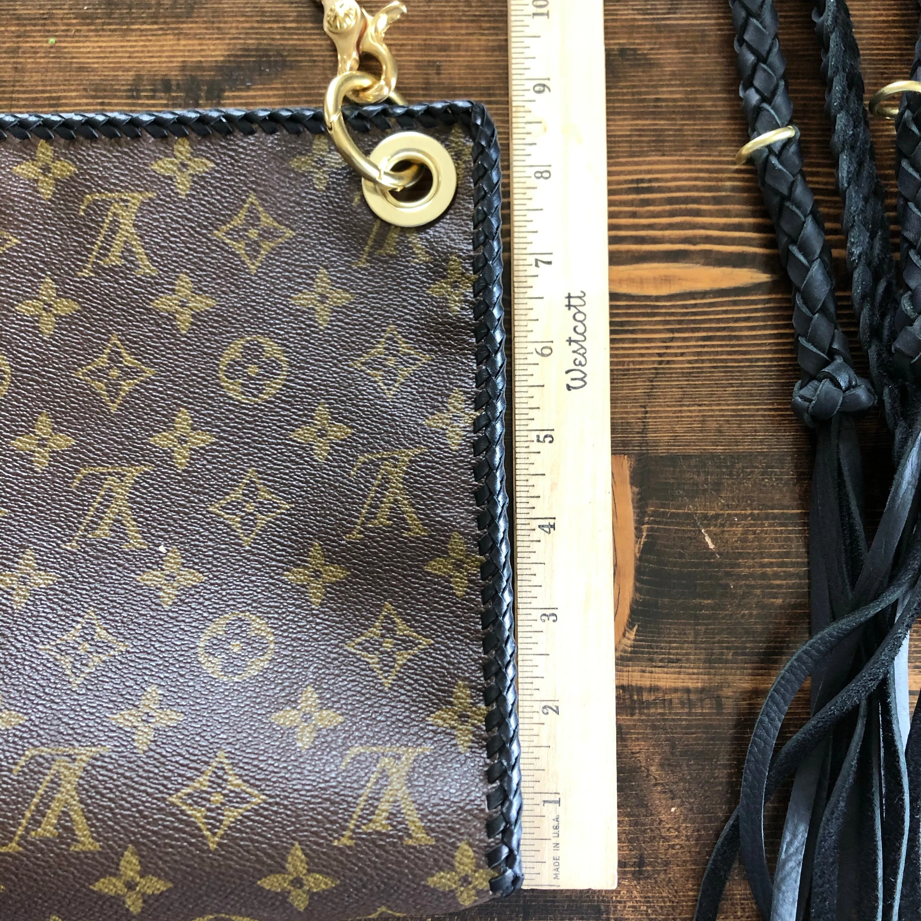 The Swan - Vintage Monogram in Black Crossbody